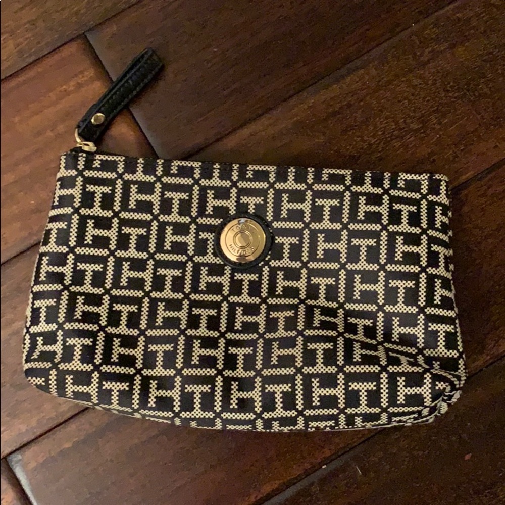Tommy Hilfiger Signature Fabric Zip Pouch EUC!